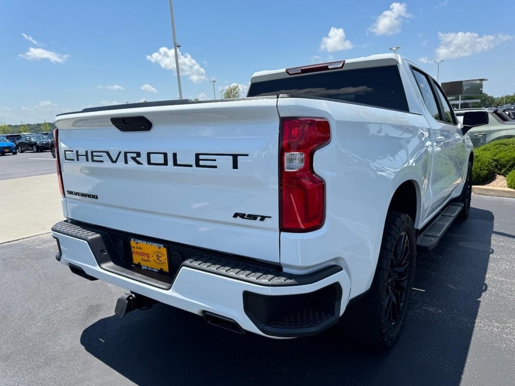 2022 Chevrolet Silverado 1500 RST photo 3