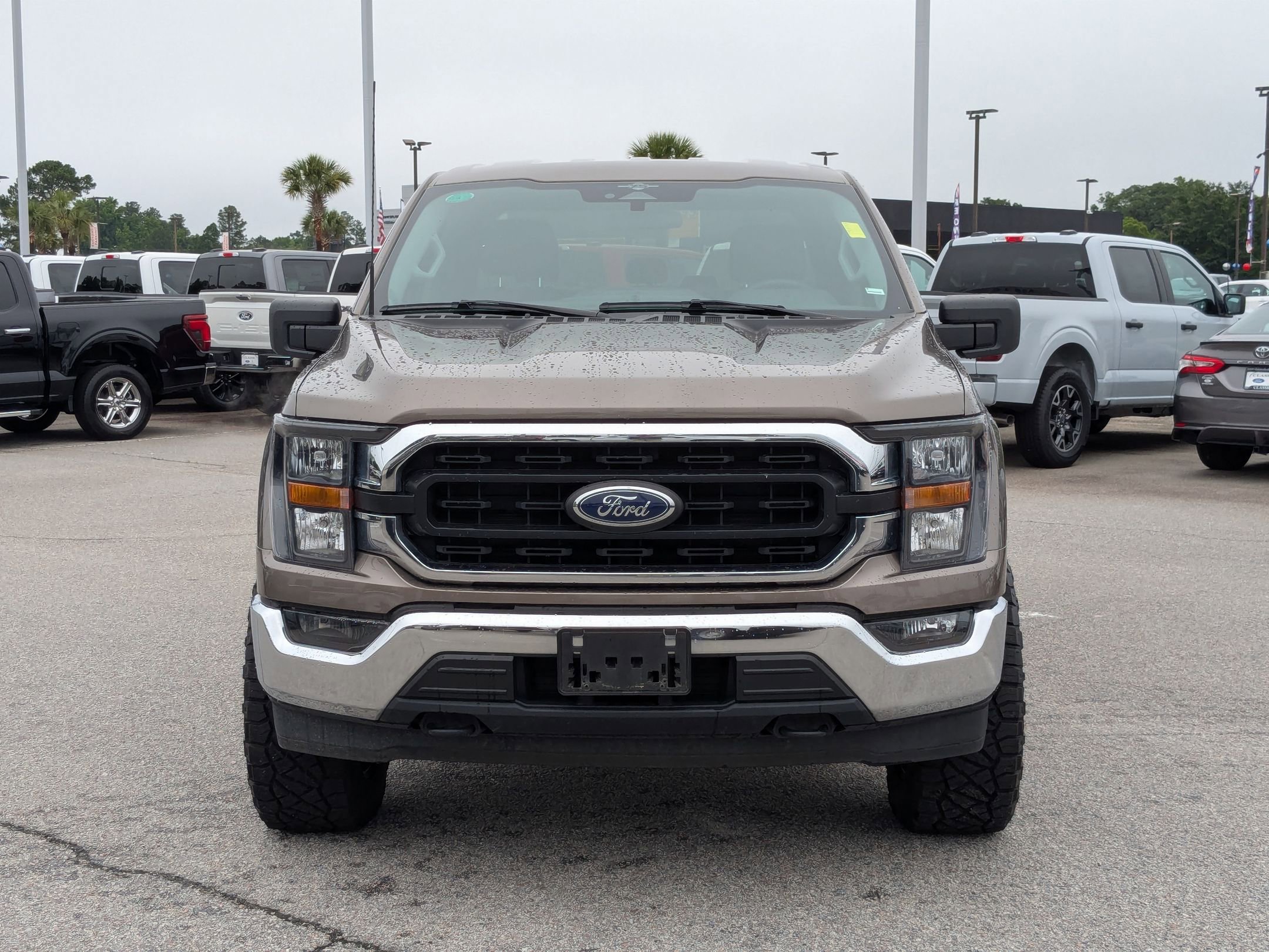 2023 Ford F-150 XLT photo 2