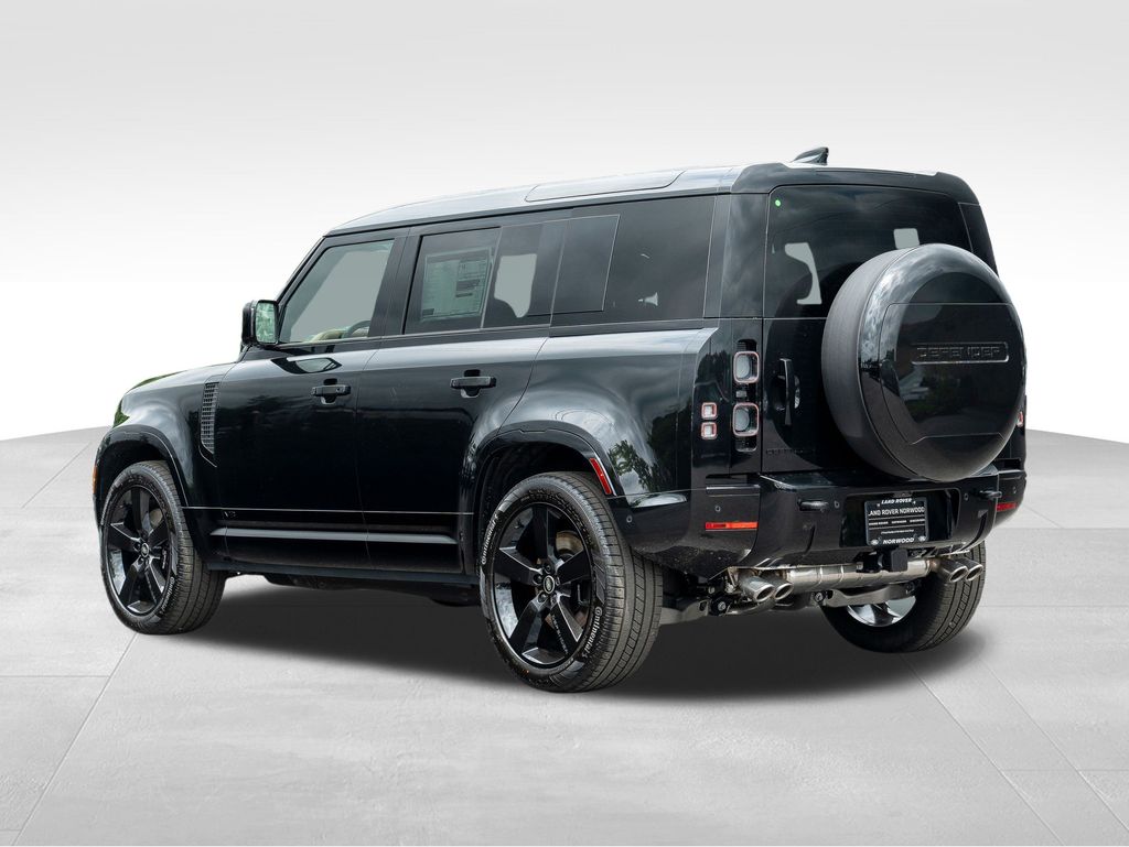 2025 Land Rover Defender 110 V8 photo 6