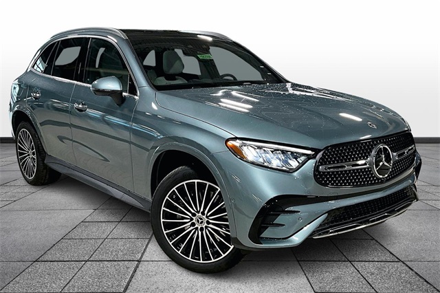 2026 Mercedes-Benz GLC Base's photo