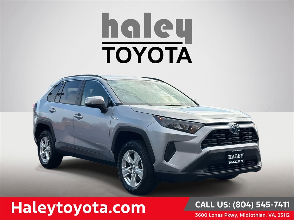 2021 Toyota RAV4 LE's photo