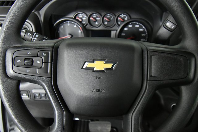 2024 Chevrolet Silverado 2500HD Custom photo 2