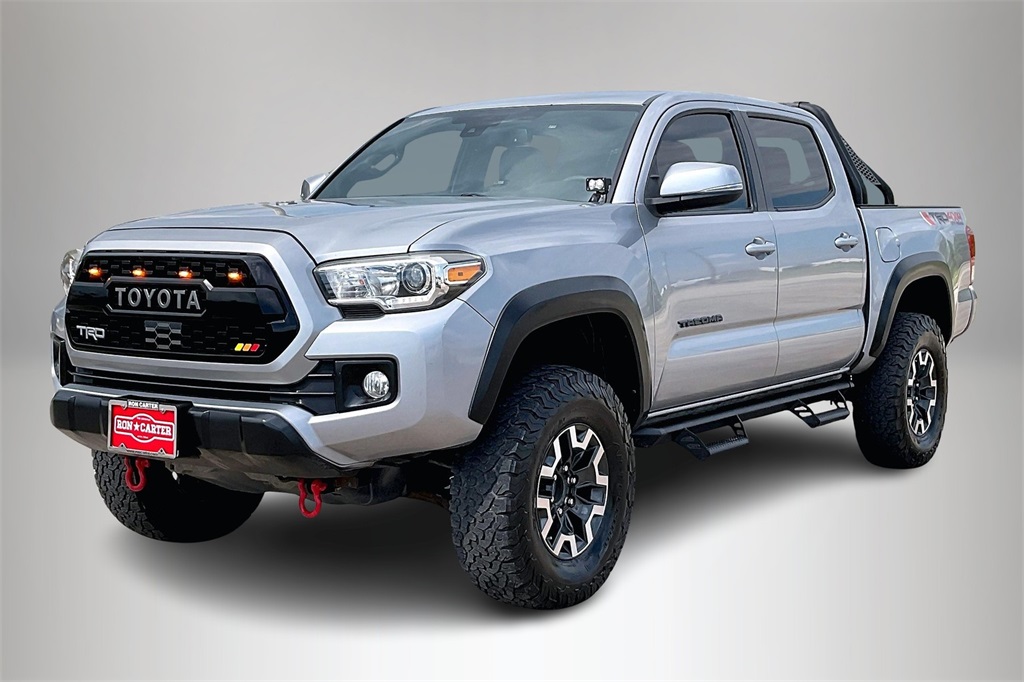 2019 Toyota Tacoma TRD Off-Road photo 2