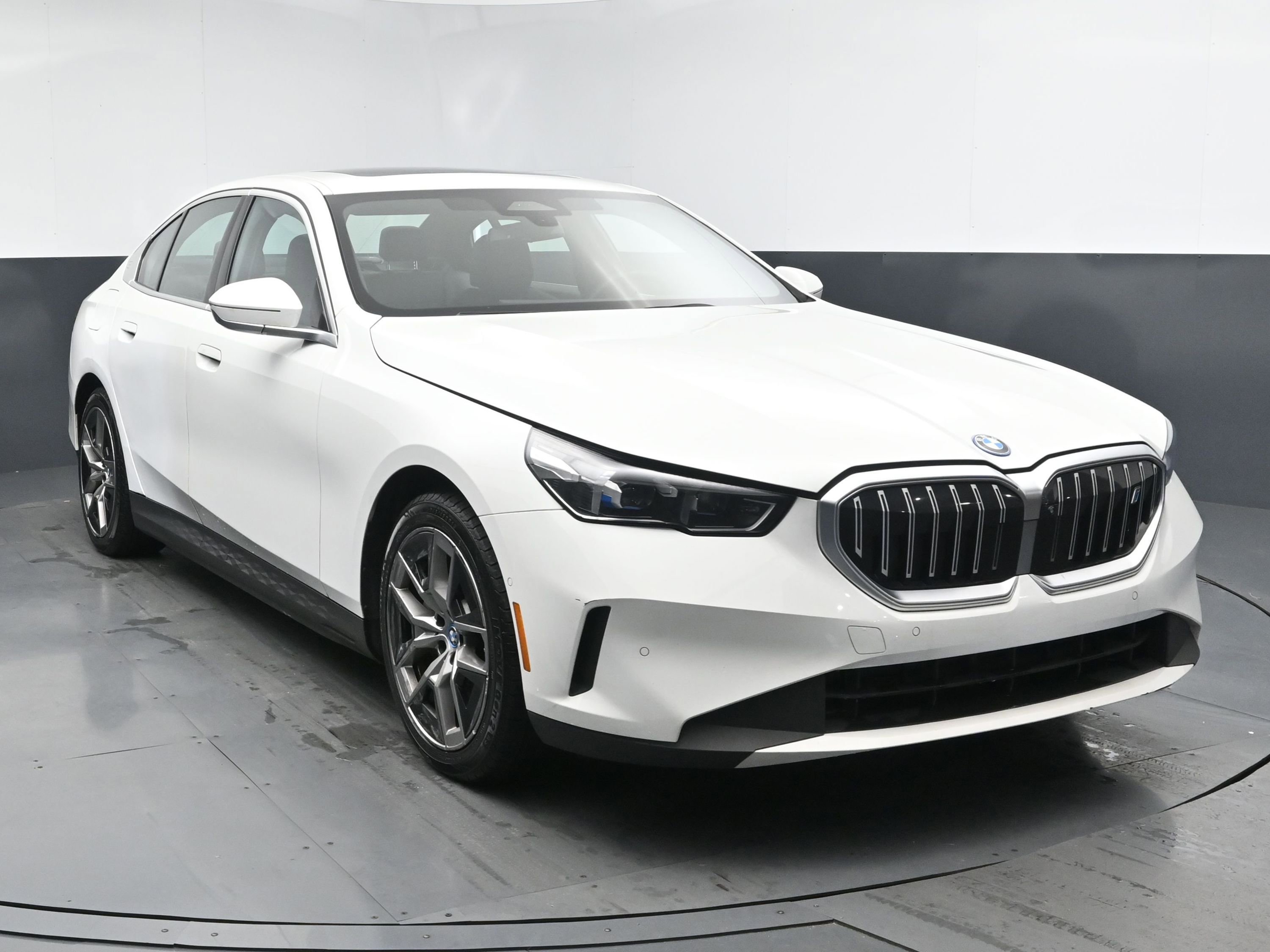 Used 2024 BMW i5 40 with VIN WBY33FK02RCS85590 for sale in Freeport, NY