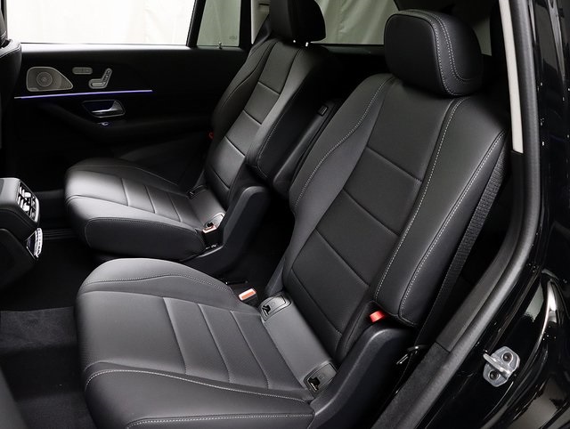 2026 Mercedes Benz GLS 450 4MATIC photo 12