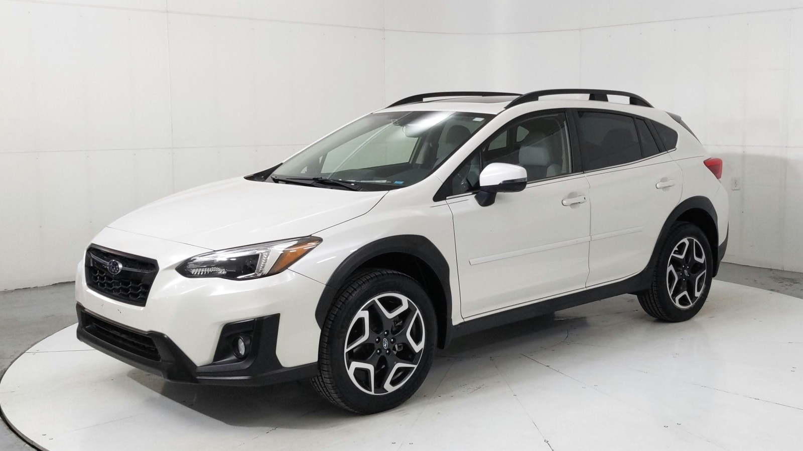 Used 2019 WHITE Subaru Limited image 1