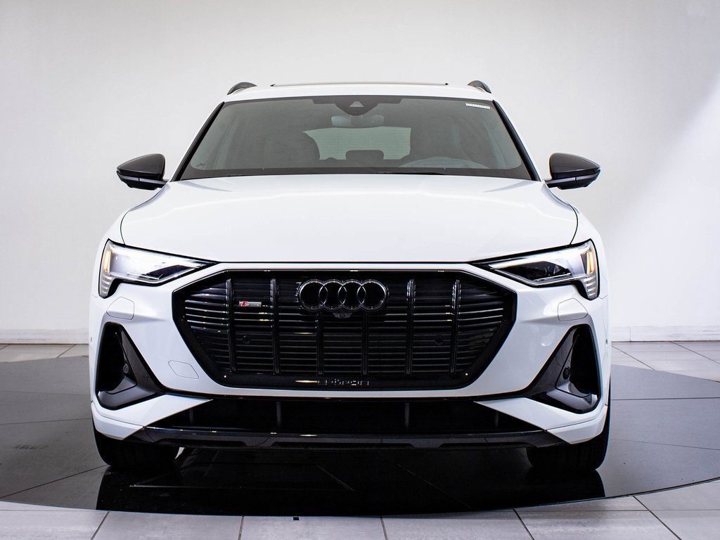 2022 Audi e-tron Prestige photo 2