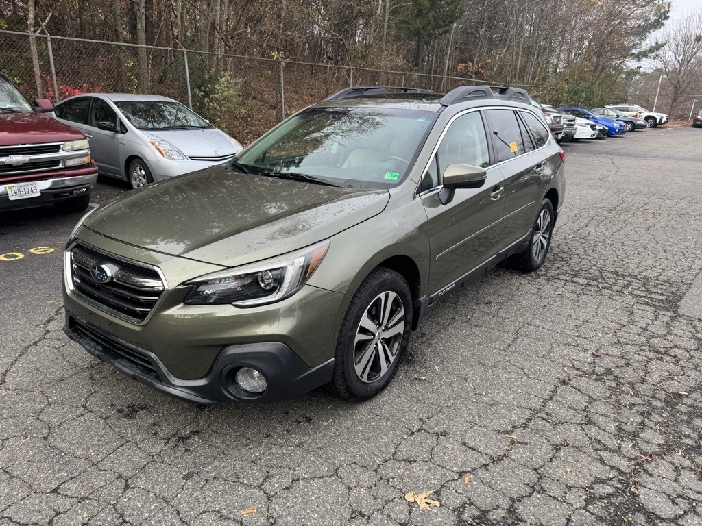 2018 Subaru Outback 3.6R Limited photo 2