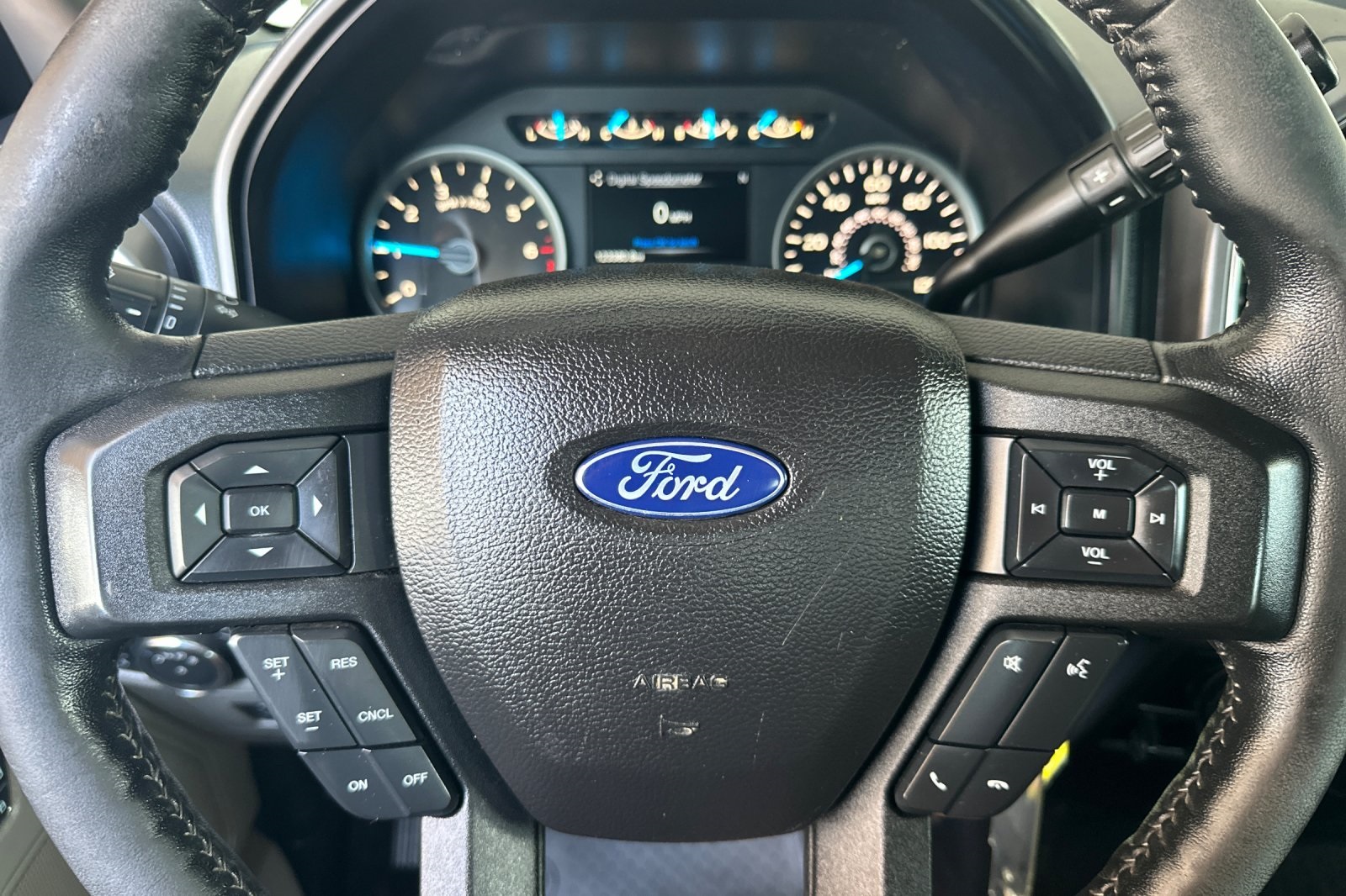 2017 Ford F-150 XLT photo 18
