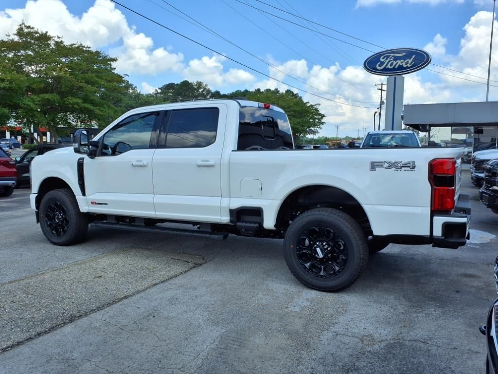 2025 Ford F-250 Lariat photo 3