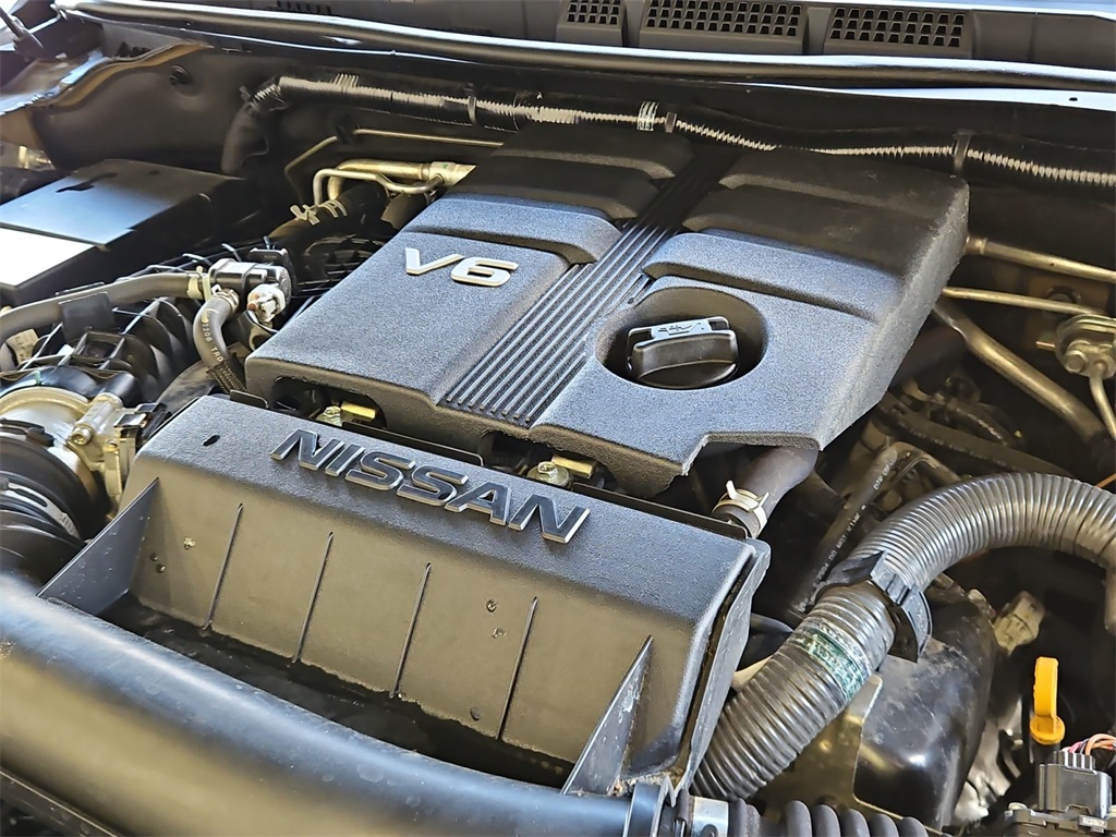 2022 Nissan Frontier Crew Cab photo 10