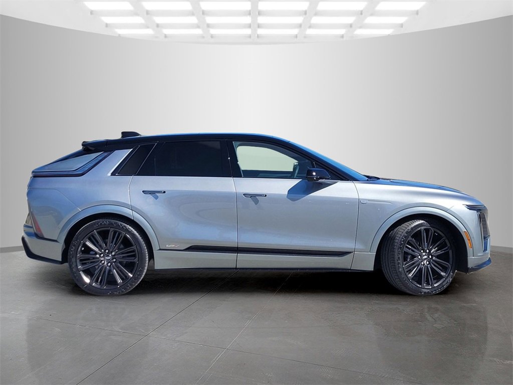 2026 Cadillac Lyriq photo 3