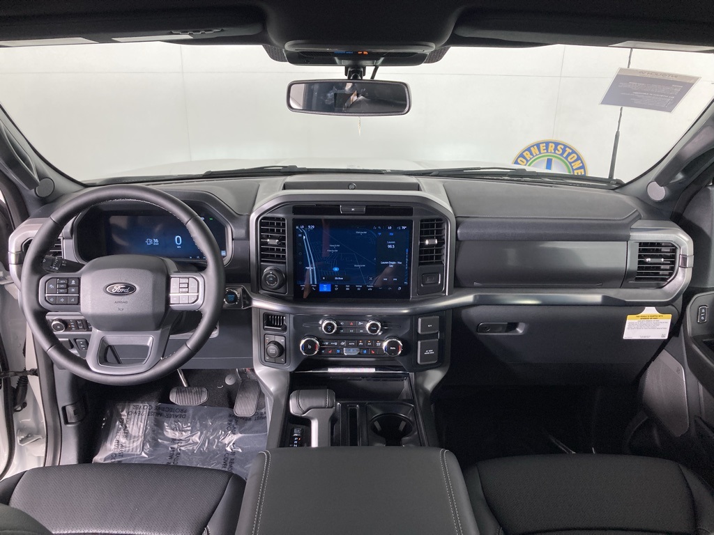 2025 Ford F-150 Lariat photo 4
