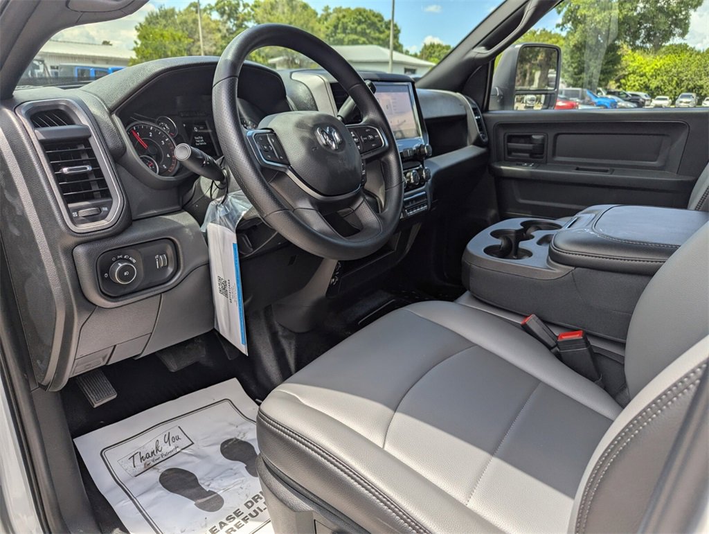 2025 Ram 5500 Tradesman photo 13