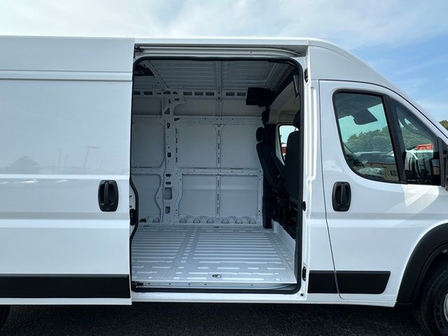 2025 Ram ProMaster 2500 photo 3
