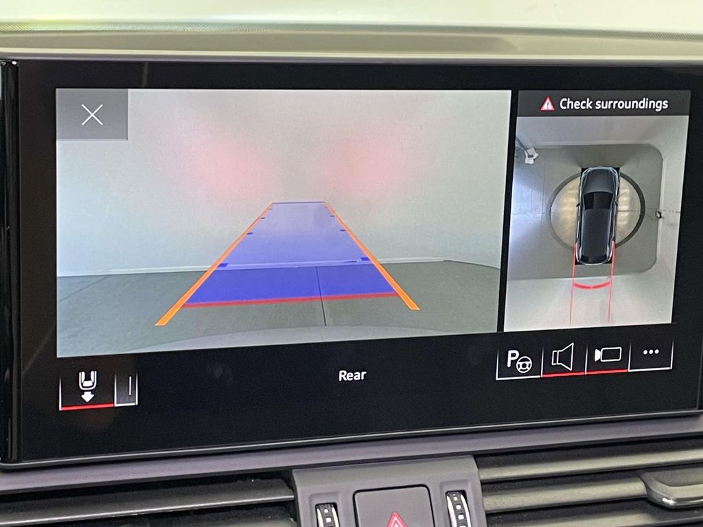 2023 Audi SQ5 Prestige photo 31