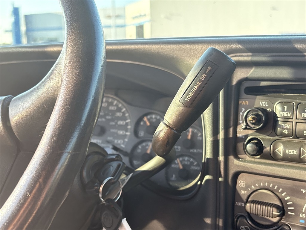 2001 Chevrolet Silverado 2500HD LT photo 19