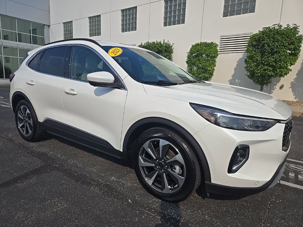 2023 Ford Escape Hybrid Platinum photo 4