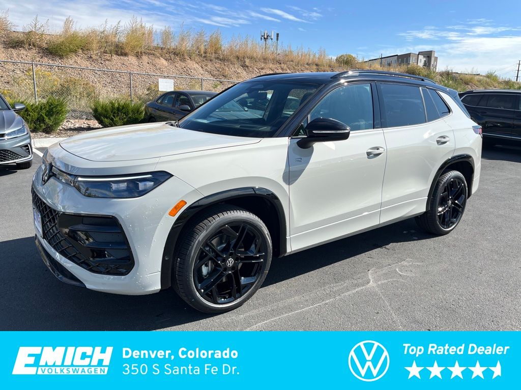 2026 Volkswagen Tiguan SE R-LINE BLACK's photo