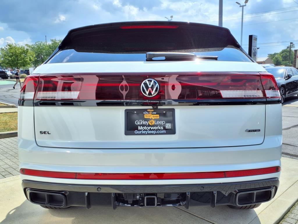 2025 Volkswagen Atlas Cross Sport SEL R-Line photo 8