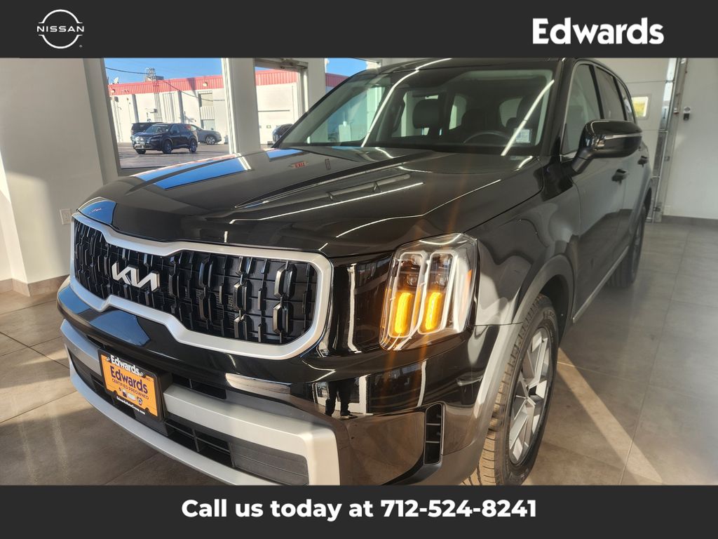 2024 Kia Telluride LX photo 4