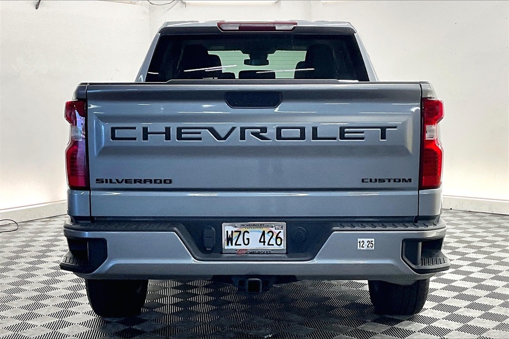 2024 Chevrolet Silverado 1500 Custom photo 3