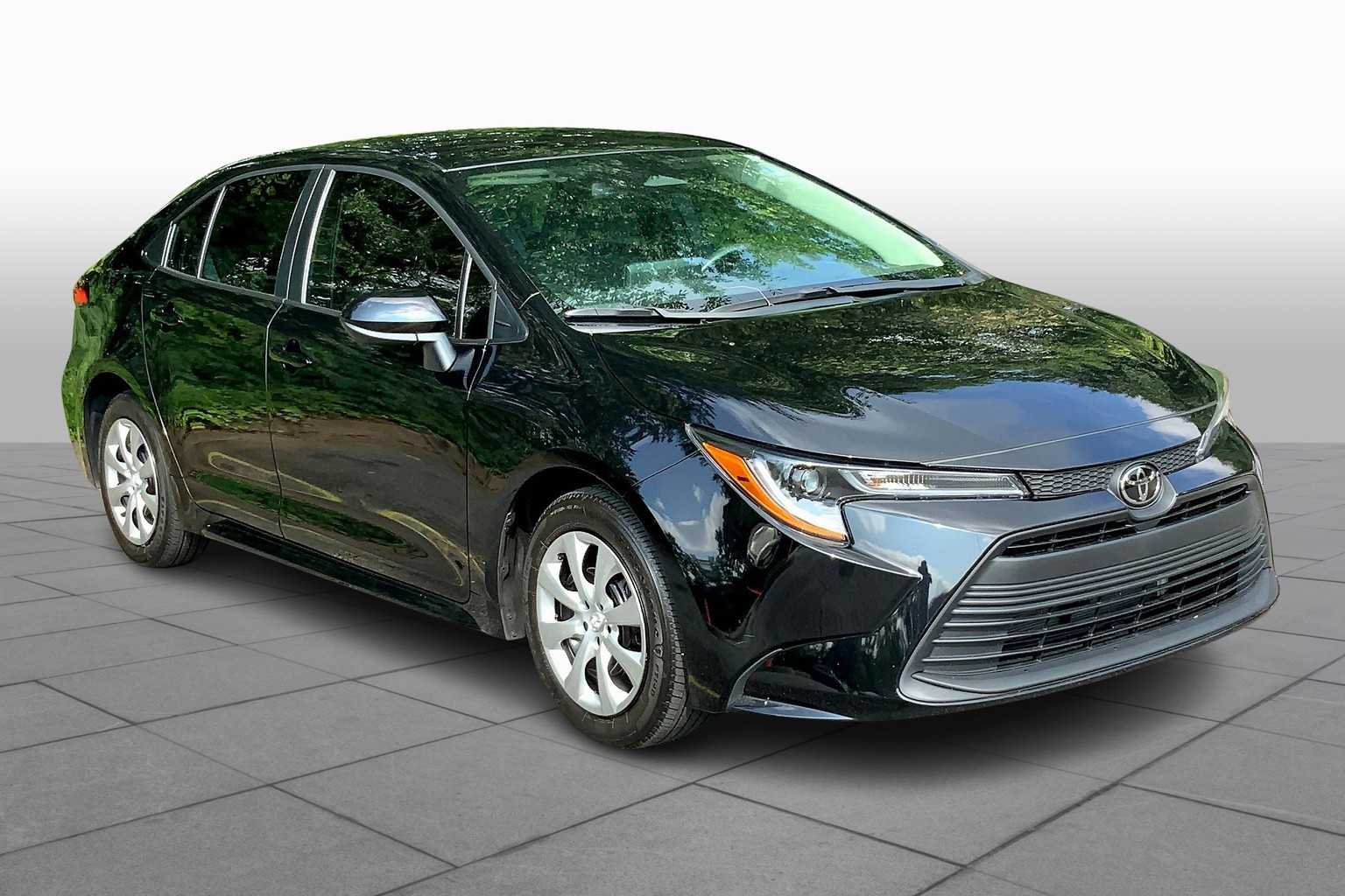 2024 Toyota Corolla LE photo 2