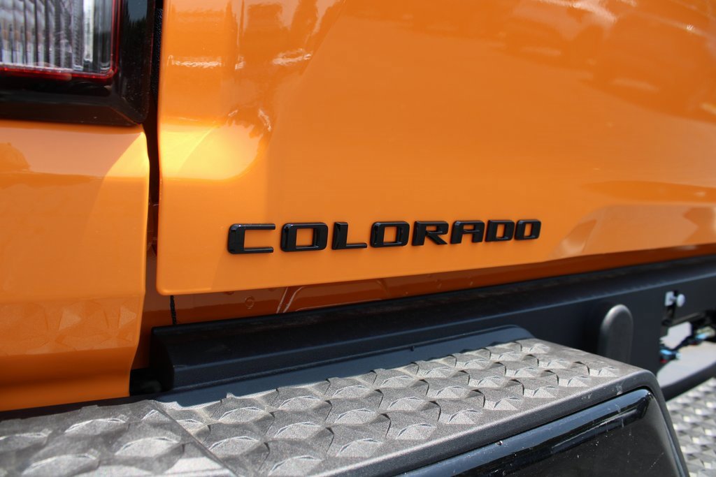 2025 Chevrolet Colorado LT photo 9