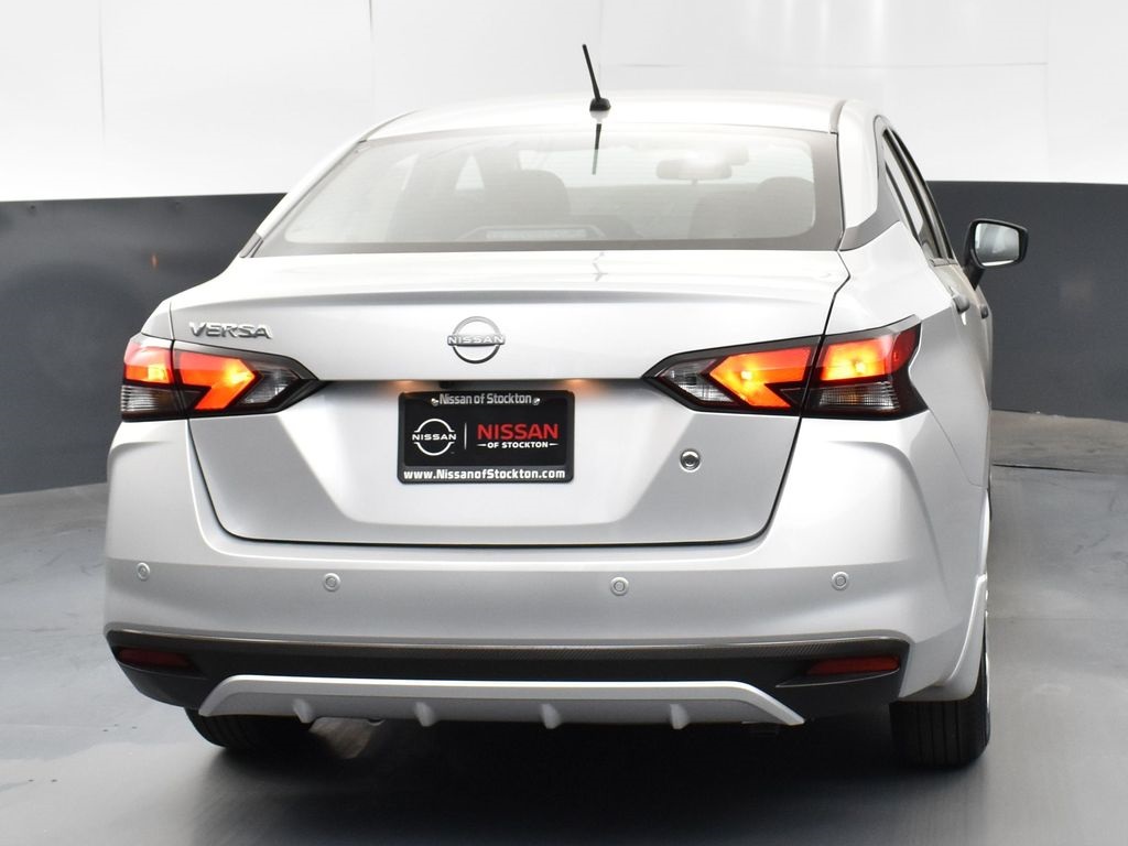 2025 Nissan Versa 1.6 S photo 7