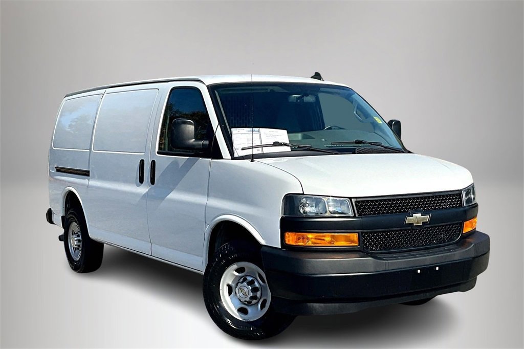 2022 Chevrolet Express Cargo Work Van's photo