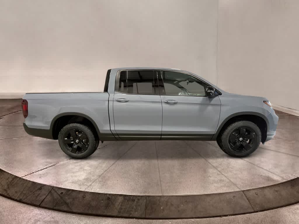 2025 Honda Ridgeline Black Edition photo 8