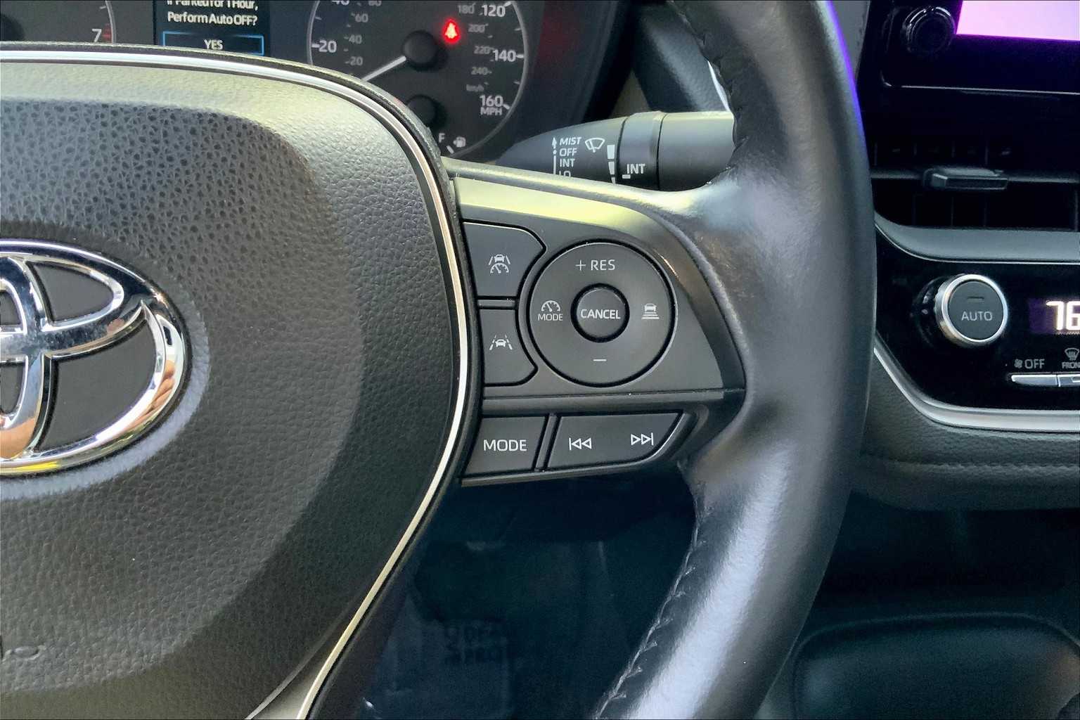 2023 Toyota Corolla SE photo 23