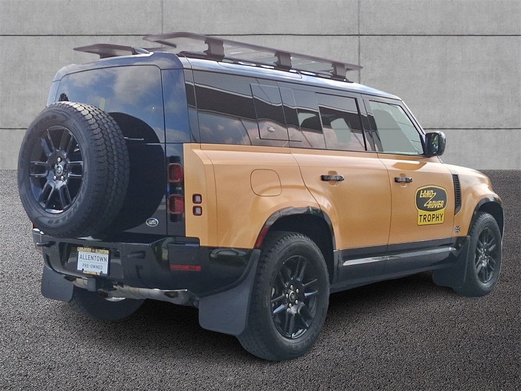 2022 Land Rover Defender 110 X-Dynamic SE photo 3