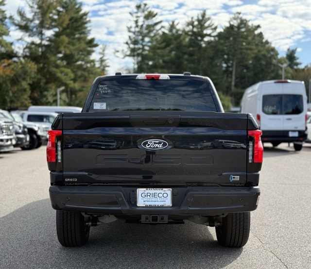 2025 Ford F-150 Lightning photo 4