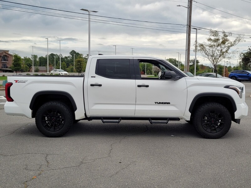 2023 Toyota Tundra SR5 CrewMax photo 2