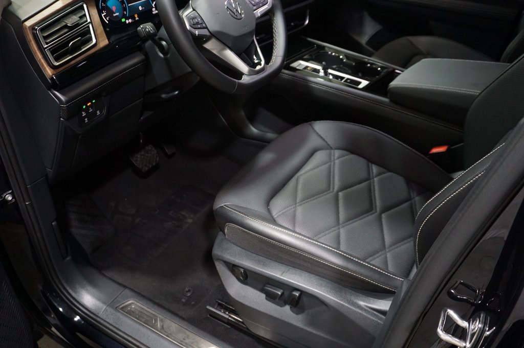 2024 Volkswagen Atlas SE Technology photo 26