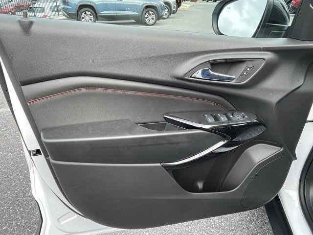 2025 Chevrolet Trax photo 16