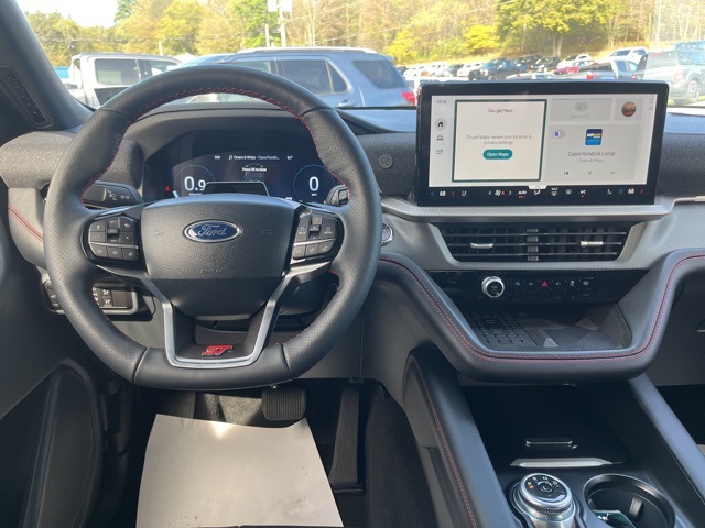 2025 Ford Explorer ST-Line photo 18