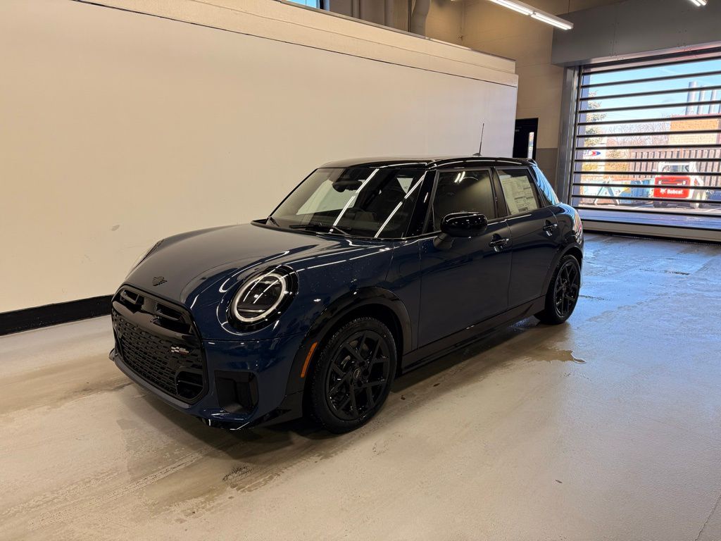 2026 MINI Hardtop 4 Door S's photo