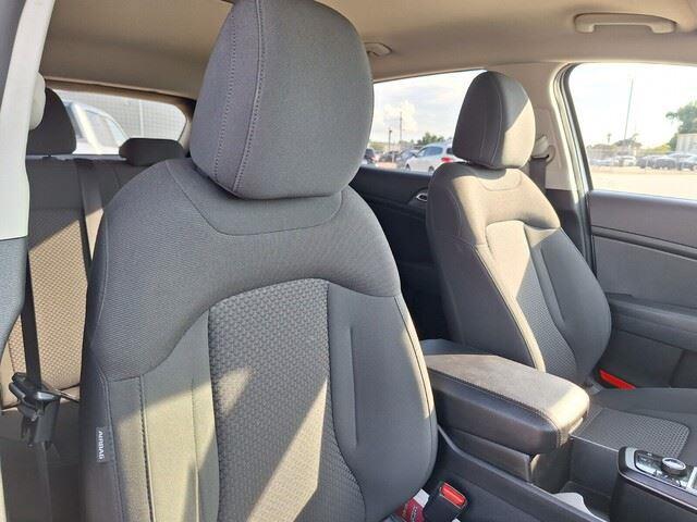 2024 Kia Sportage LX photo 27