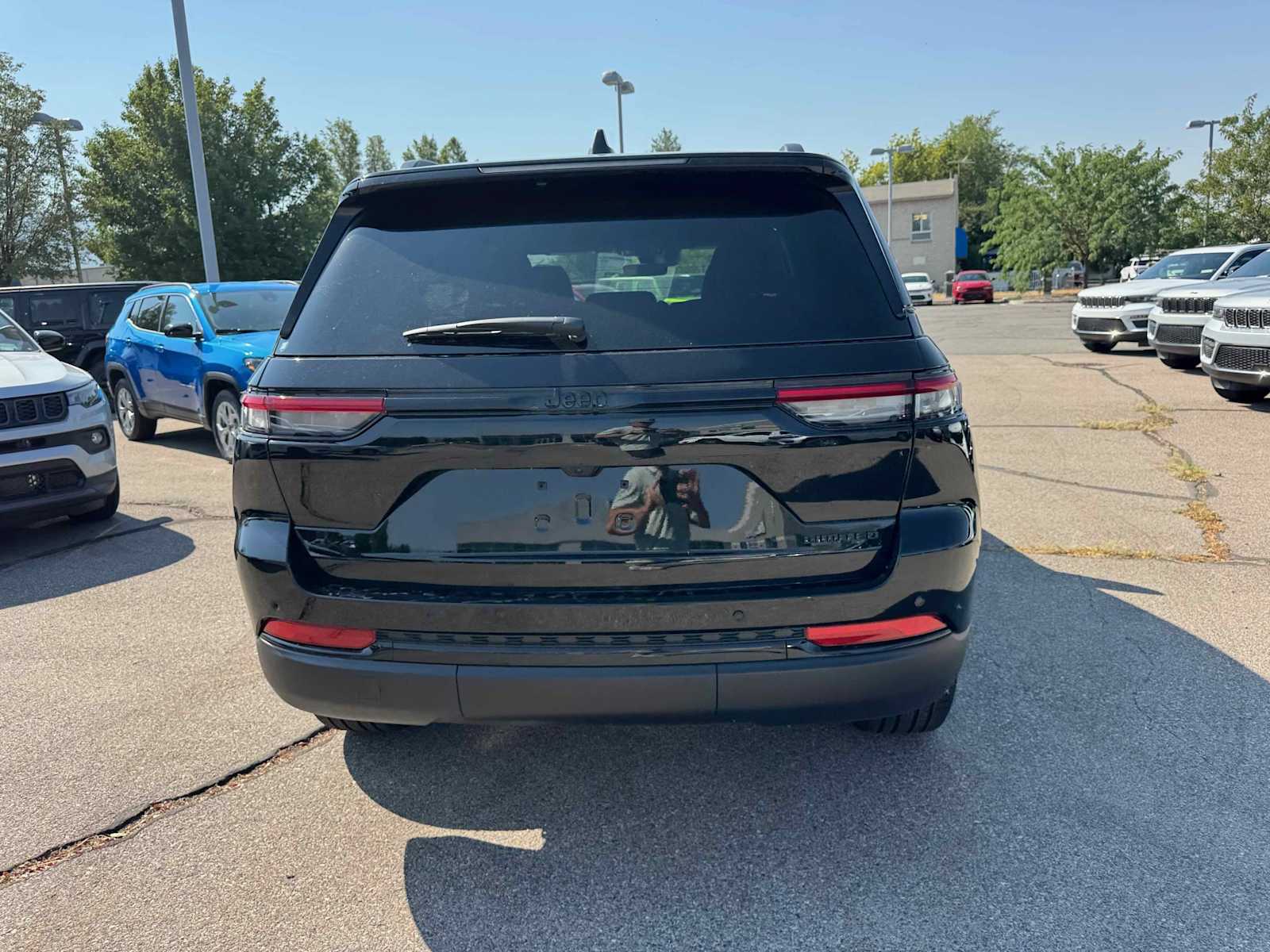 2025 Jeep Grand Cherokee Limited photo 4