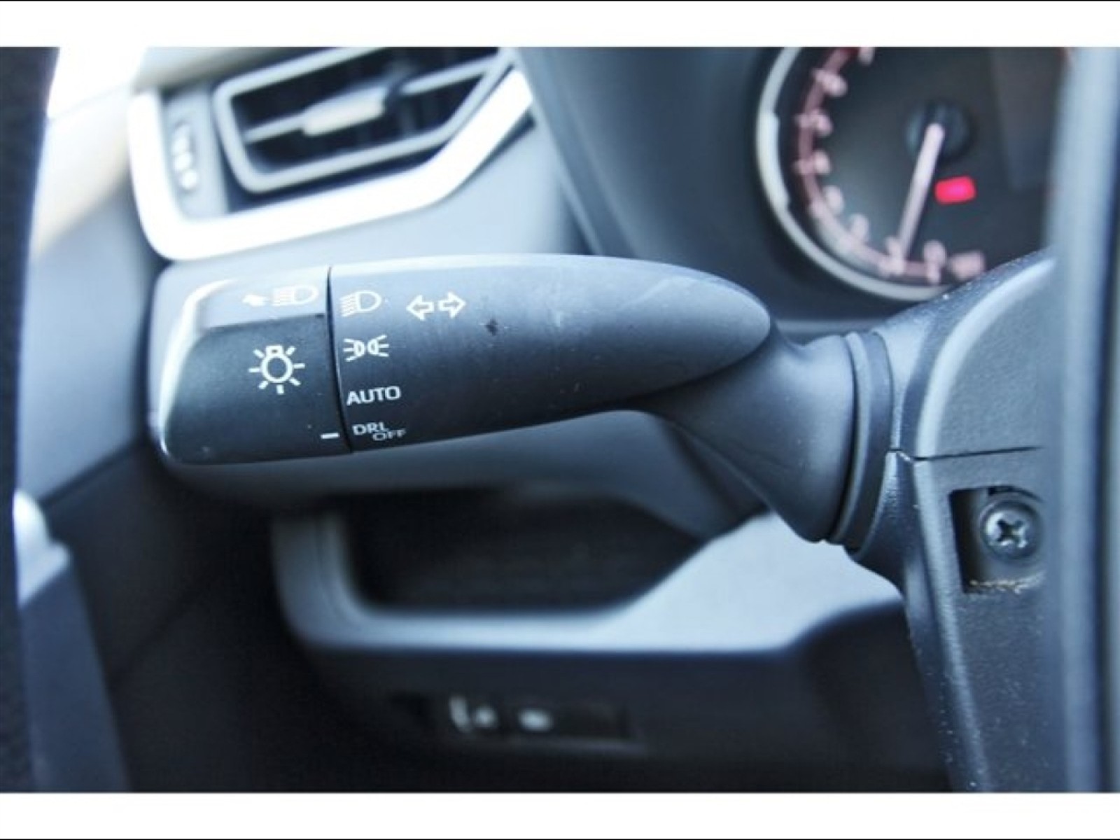 2024 Toyota RAV4 XLE White at Robbins Nissan