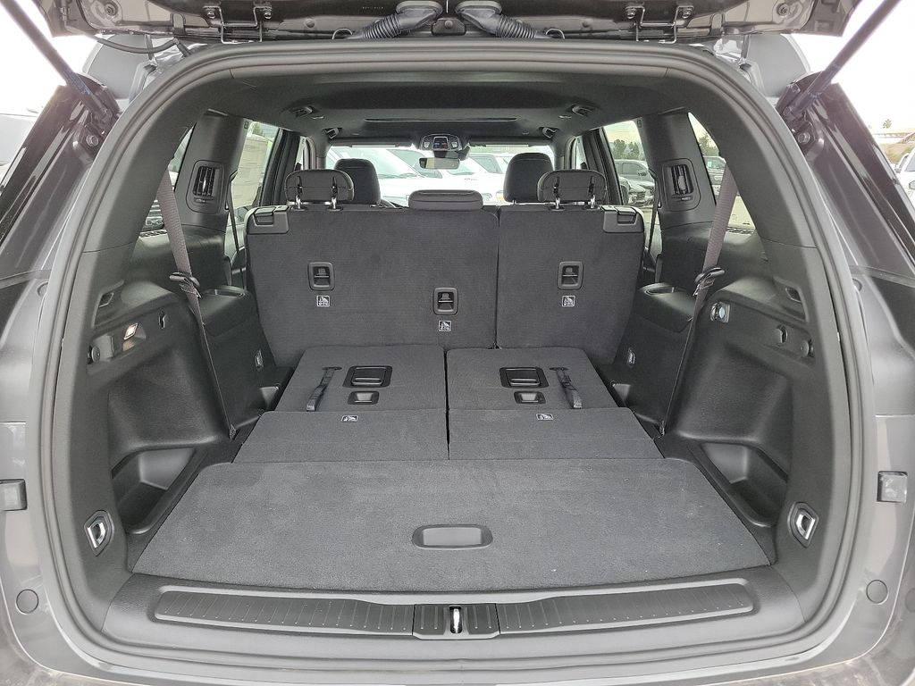 2025 Jeep Grand Cherokee Laredo X photo 11