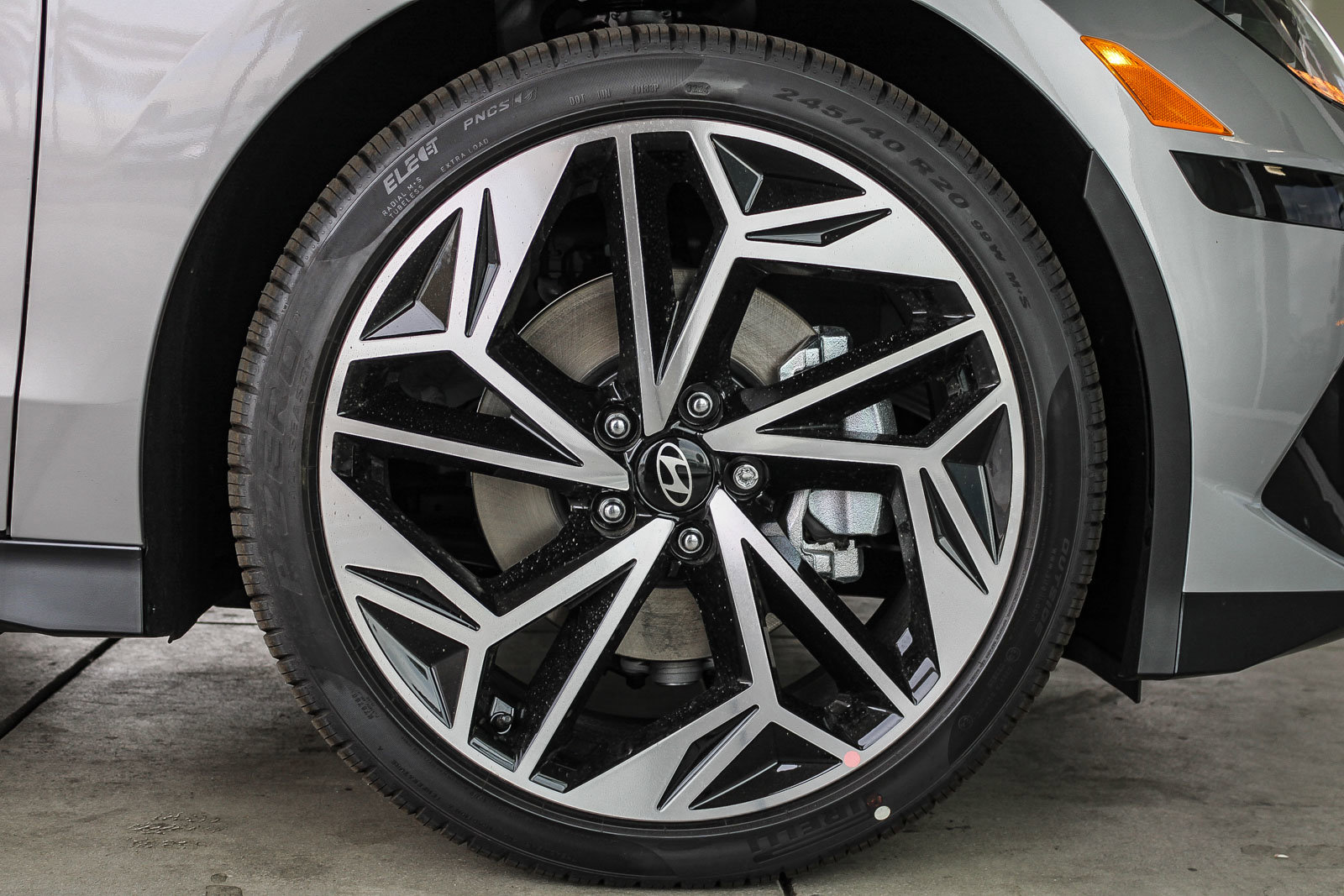 New 2025 Curated Silver Hyundai SEL image 11