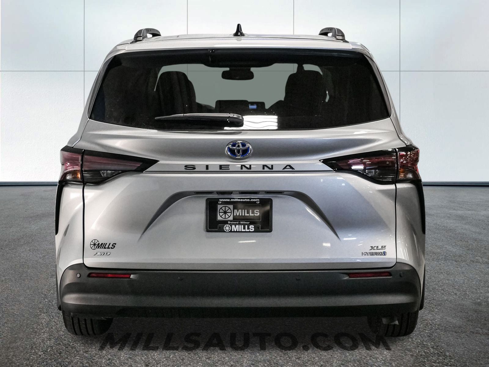 2024 Toyota Sienna XLE photo 5