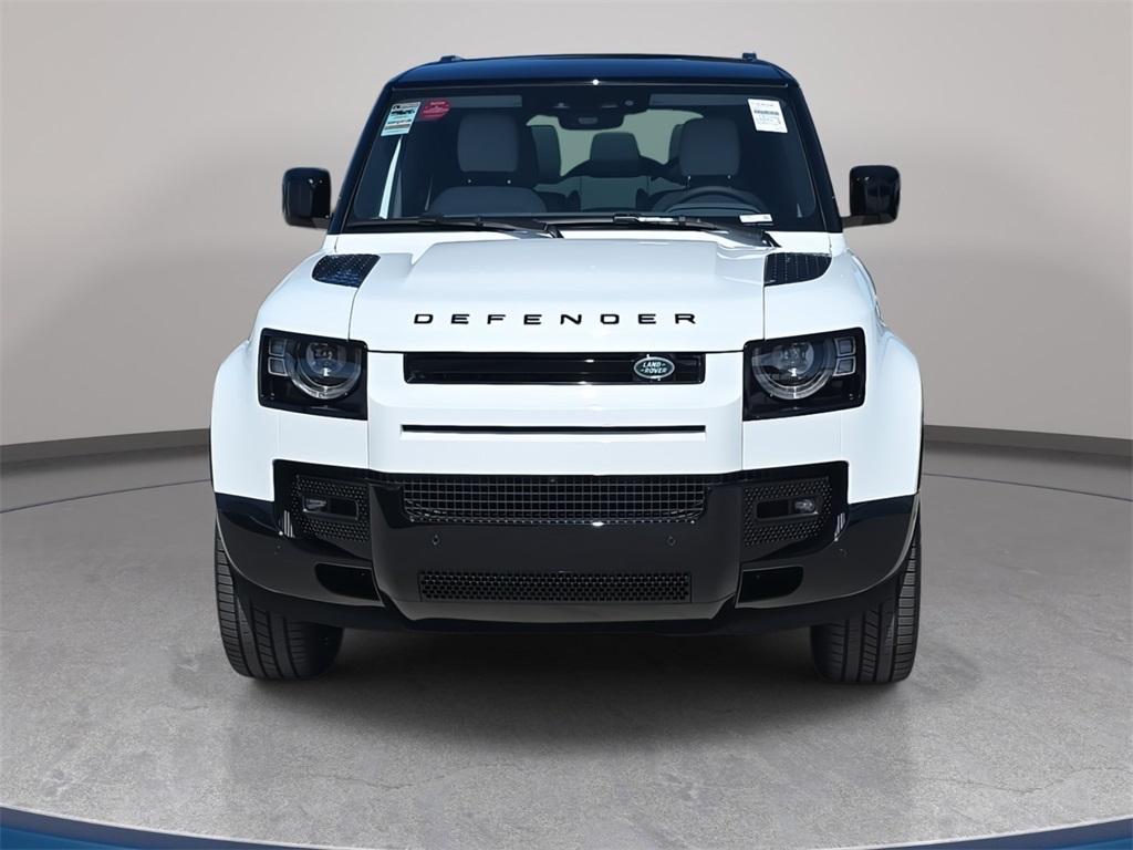2025 Land Rover Defender 130 X-Dynamic SE photo 2