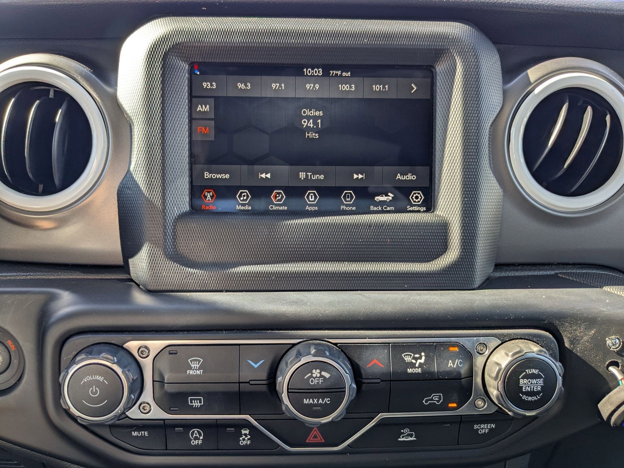 2022 Jeep Gladiator Willys photo 15