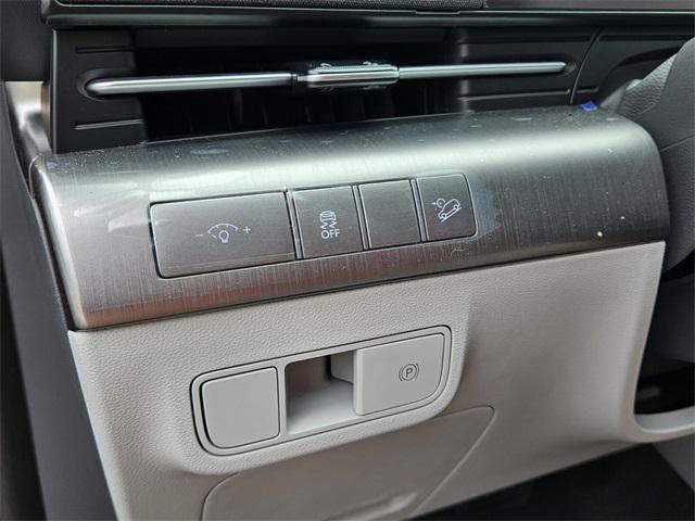 2026 Hyundai Kona SEL photo 22