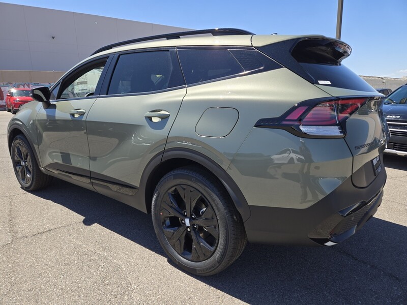 2025 Kia Sportage Plug-In Hybrid X-Line photo 4