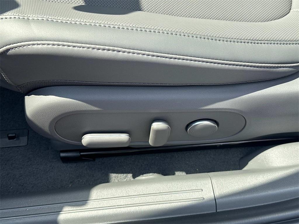 2025 Hyundai Ioniq 5 SEL photo 25